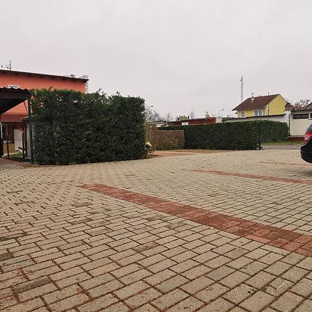 Gizella Apartmanhaus Buk Exterior photo