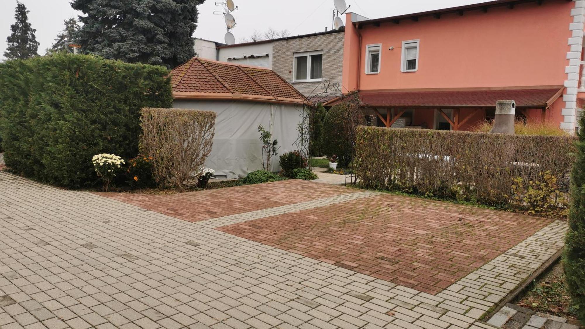 Gizella Apartmanhaus Buk Exterior photo