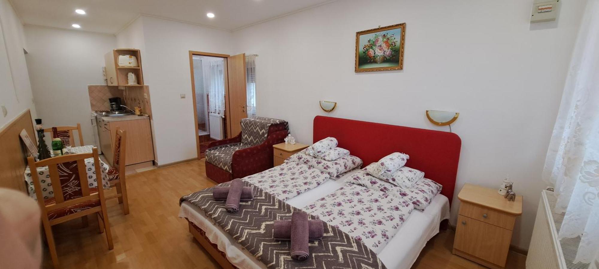 Gizella Apartmanhaus Buk Exterior photo